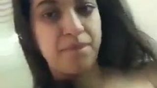 Desi girl masturbating