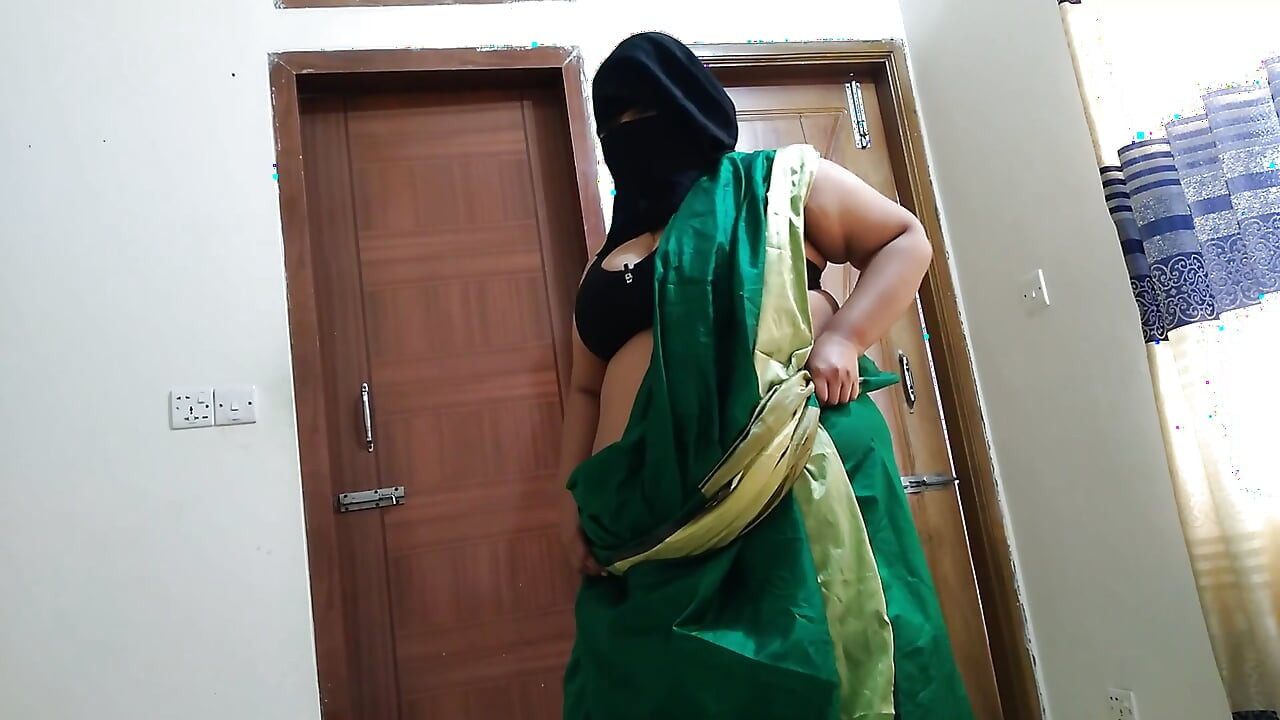 55y Old Hot Stepaunty - She Sweeping Room, Im Masturbat Beside, When She Looked & Fucked Me