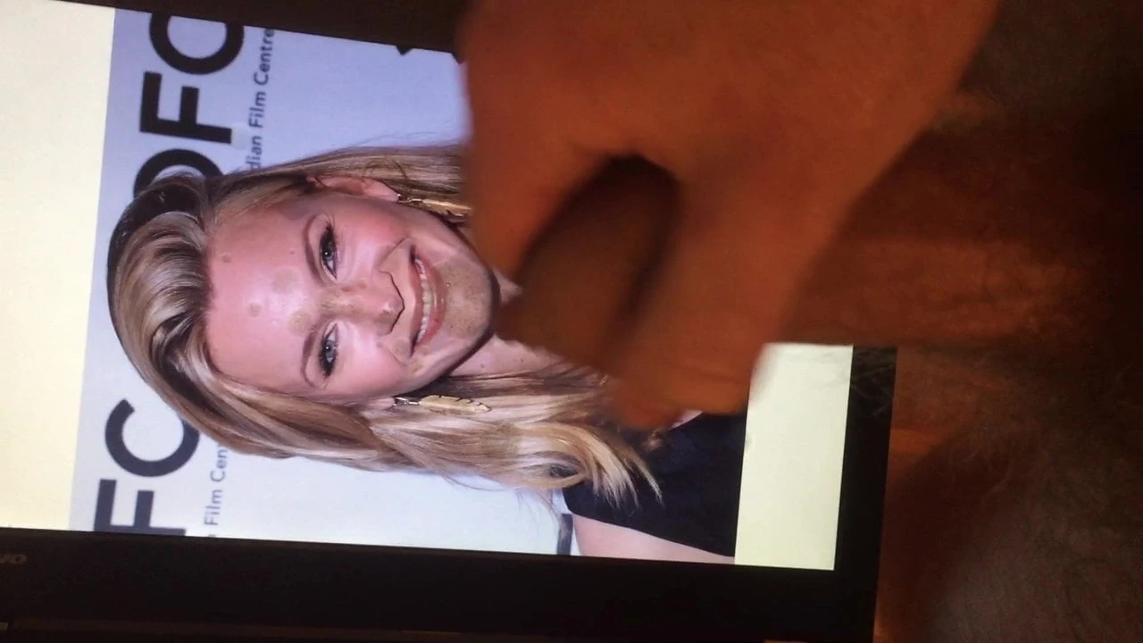 Penghargaan mani muncrat Natasha henstridge