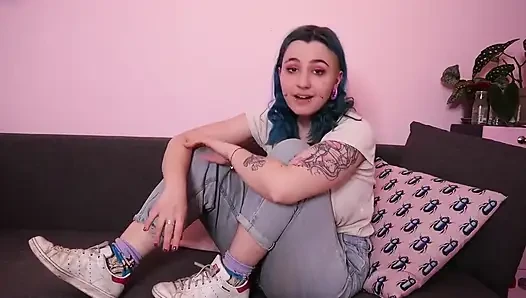 Tw ayak fetişi // aşağılama // hakimiyet // tatlı ayaklarımı seven onlyfans'ıma kötü olmadığını biliyorum... İşte burada