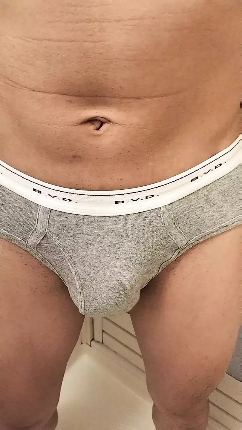 I ejaculated (for the 6th time) in my brand new briefs and soaked them with semen!.
