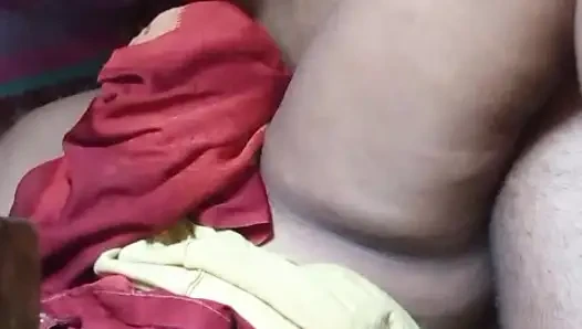 Yangzi menggosok vaginanya di penisku