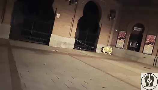 Çılgın latin kaltak açık havada halka açık çıplak teşhircilik
