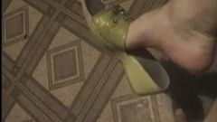 Mi viejo video en zapatos de mujer.