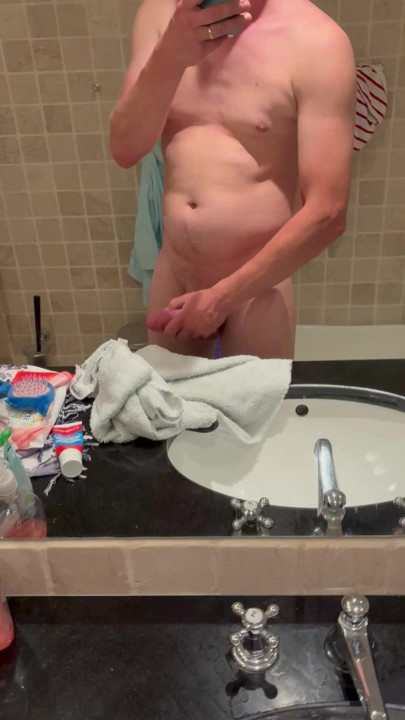 Solo at bathroom