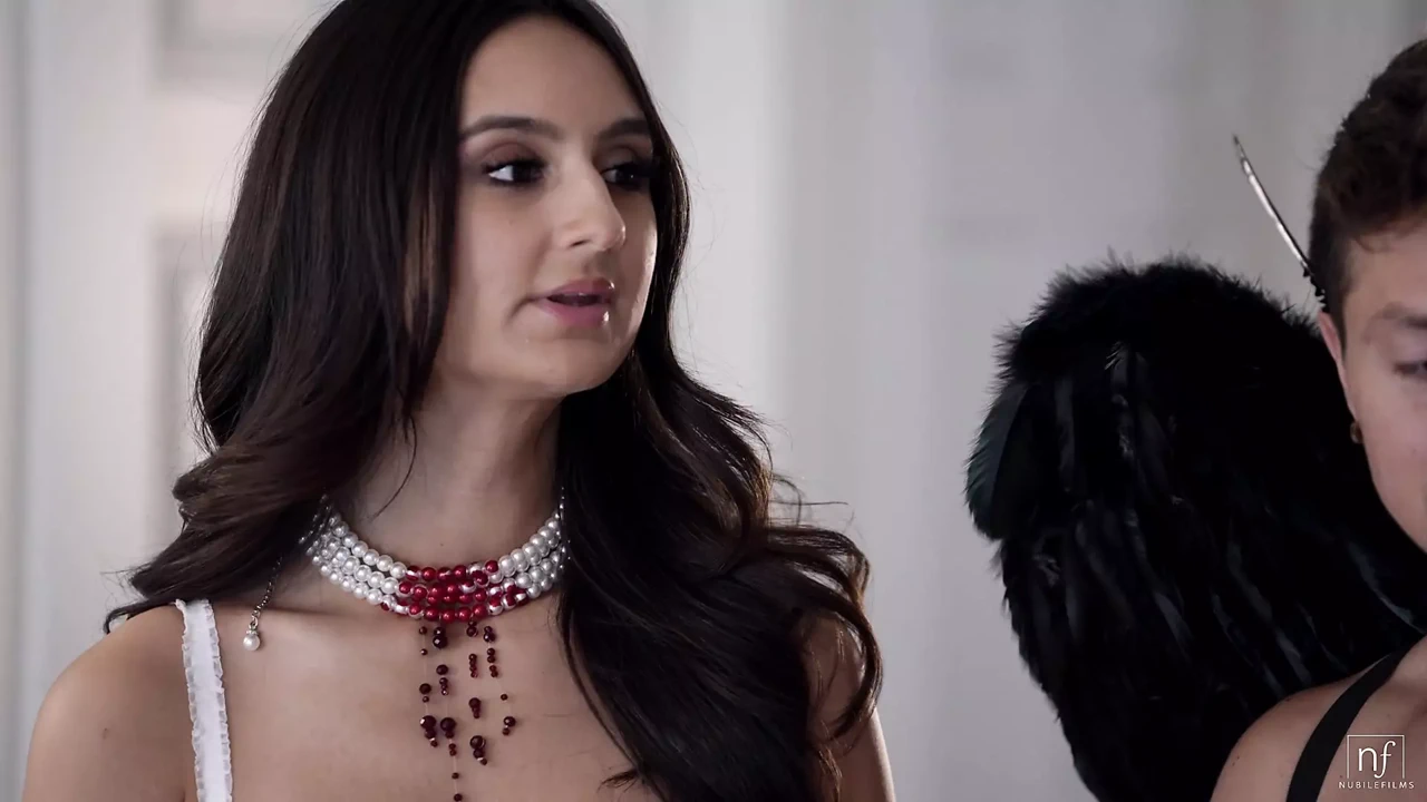 Really Getting to Know Our Friends on Halloween – S45:e13