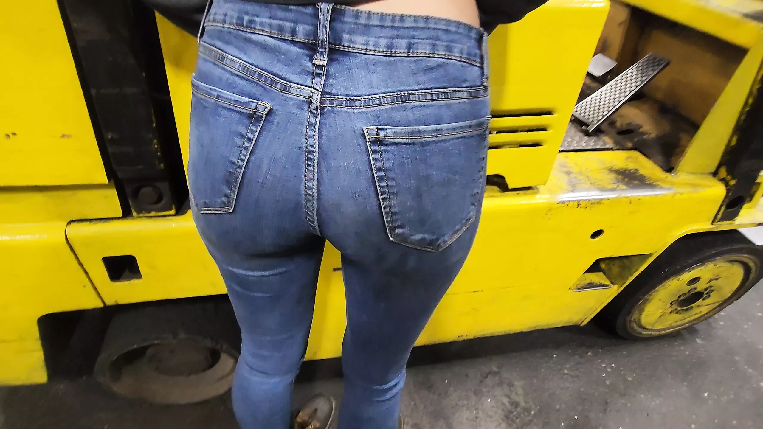Coworker fucked và spanked trên xe nâng - nhỏ giọt creampie