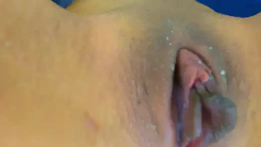 Я сижу на твоем лице и позволяю тебе лизать мою киску - а ты дрочишь свой член, целуешь и отлизываешь мою киску!