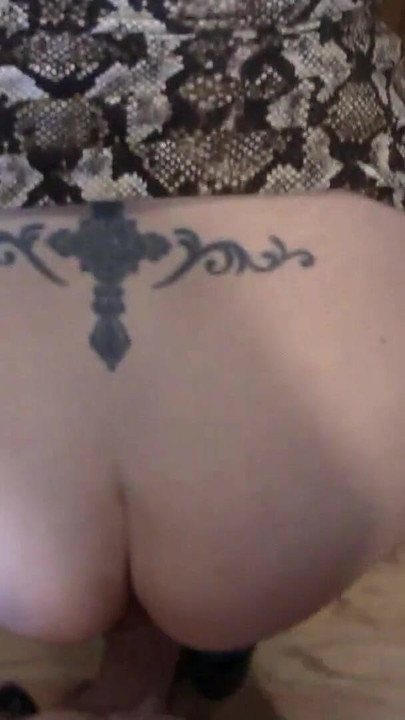 Kötelező megosztandó pillanat a "Szexi milf készen áll és vár" című filmből