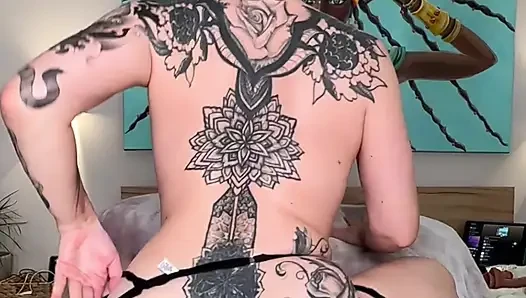 Camsoda'daki yayın ıslak bir orgazmla sona erdi. Suyla doldu.