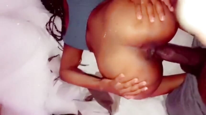 Eboni Dengan Pantat Besar Cinta Deepthoat Merayu Untuk Dapatkan Latihan Tekak Yang Baik Dengan Ayah Tiri Blowjob Selamba