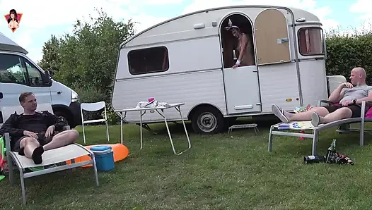 Belgias Filthiest Campsite: seks threesome di luar ruangan