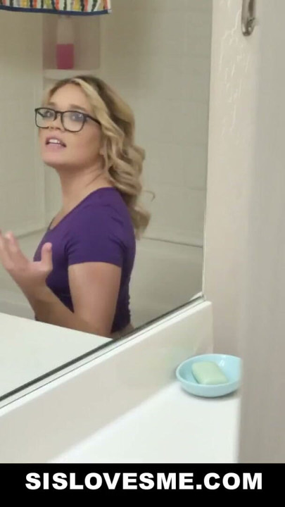 Üvey kız kardeş Katie Kush tekrar tekrar boşalırken üvey erkek kardeşinin yarağına sekiyor - sislovesme | Klip 2
