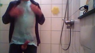 washing my clothes in the shower - part 2