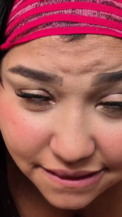 Esmer, komşu, 'yabancı' ile sikişiyorum, tüm yarağımı ağzına sokuyorum