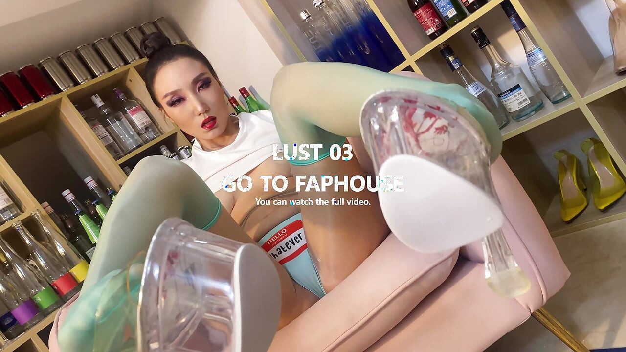 Lust 03 - Lubi ćwiczyć w pończochach