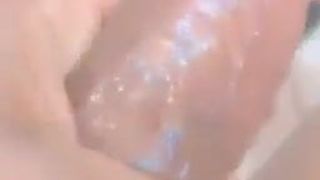 Une bite noire se masturbe en solo