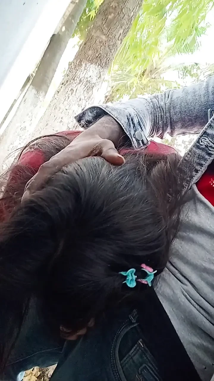 Real sex with girlfriend in garden