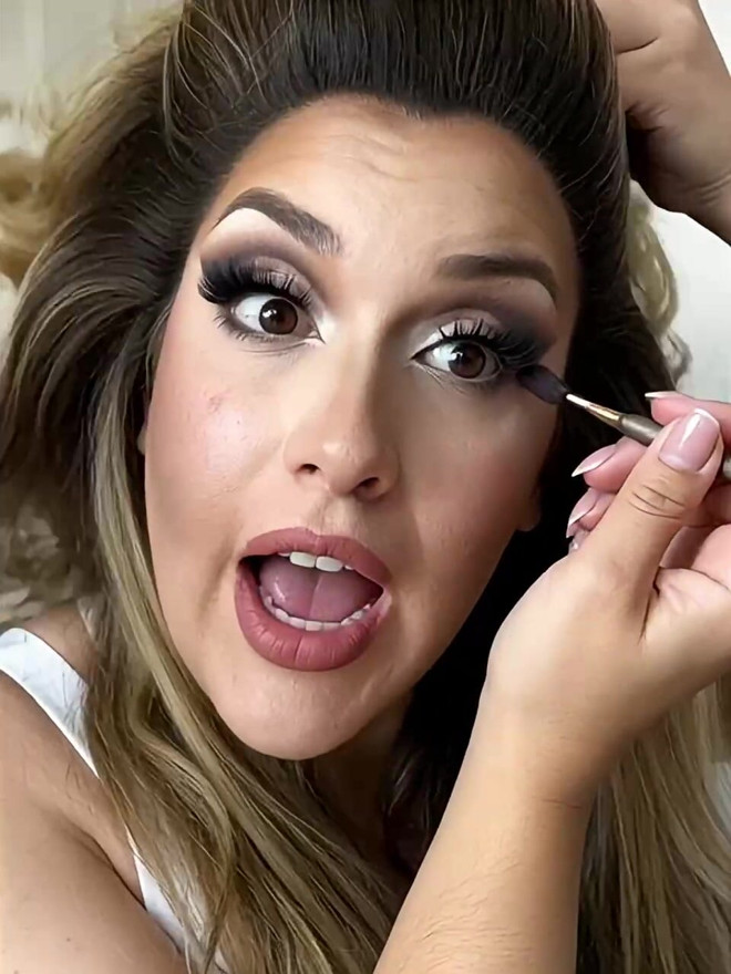 Drab to Drag in 5 seconds II  - Kimberley Cox to Kim Harsh again