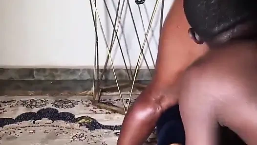 Mein chef fickte mich und spuckte mir in den mund