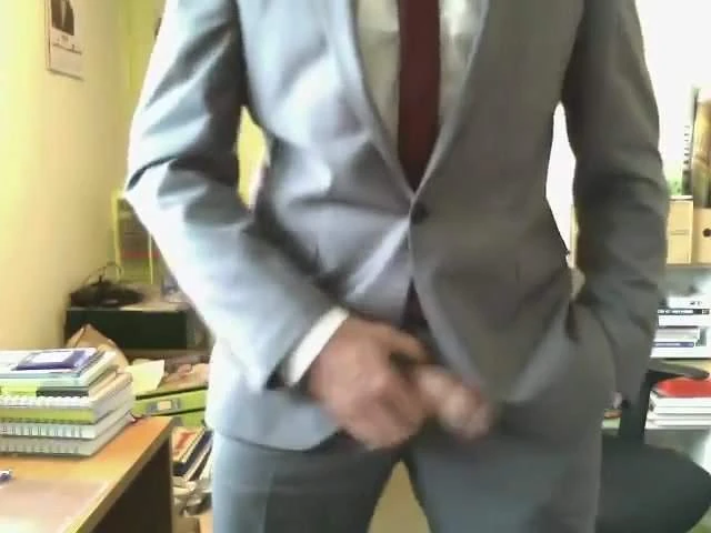 HE PLAY IN OFFICE