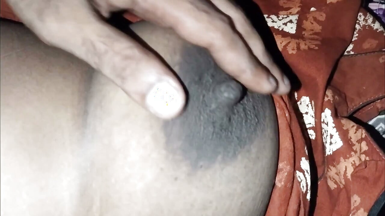 Stepmom Show Milky Boobs and Juicy Pussy