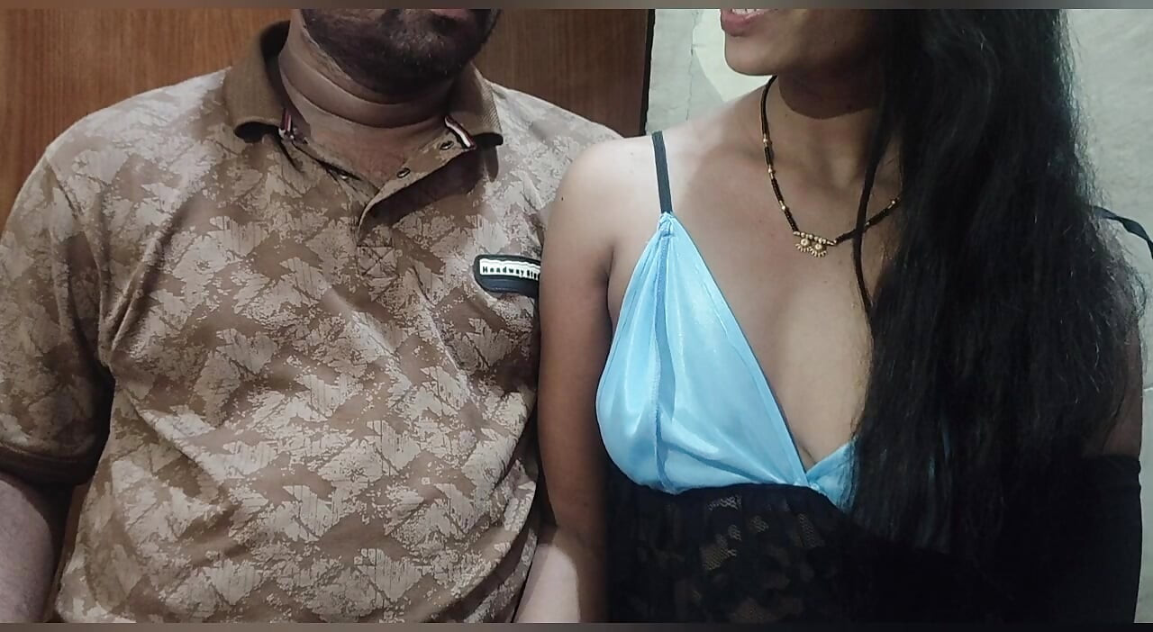 Indian office staff girl has a sex with her office manger boss