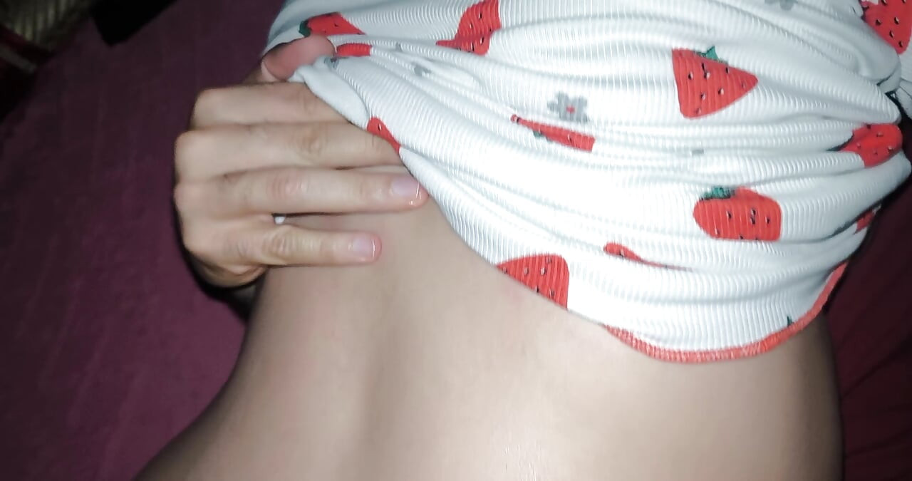 Ateşli orta yaşlı seksi kadın Arap büyük yarağa biniyor ıslak amcığımı sikiyor