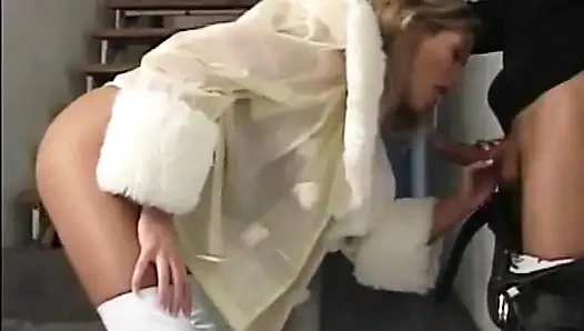 Jessica Rizzo представляет две сцены со шлюшками, которые любят сосать член 04