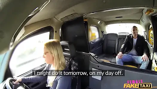 Female Fake Taxi - Туристка Ozzie кончает в рот блондинки