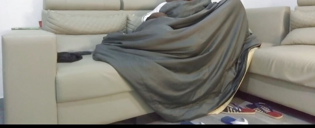 It was very cold watching a movie, he turned me on and fucked me after I got back from the trip, oh what a great fuck!