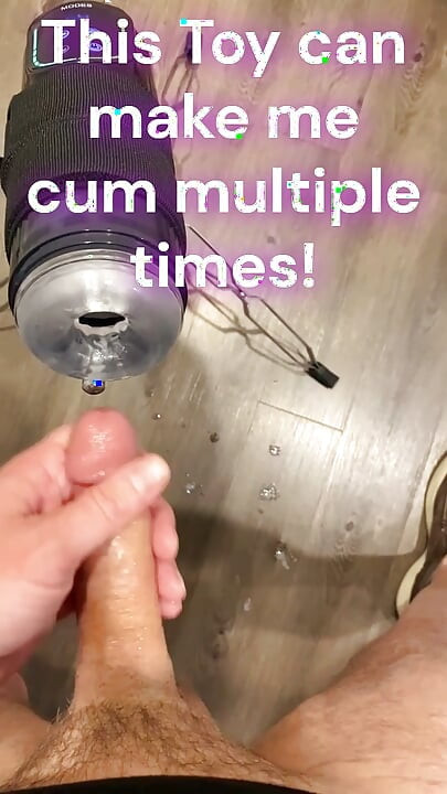 ¡Este juguete manos libres me hace escupar múltiples cargas de esperma!