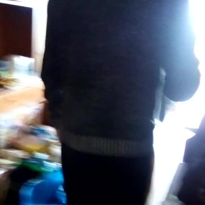 John kanepede her şeyi işiyor