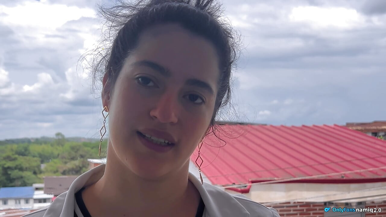 Benimle biraz konuşuyor ve ben onun götünü kırıyorum