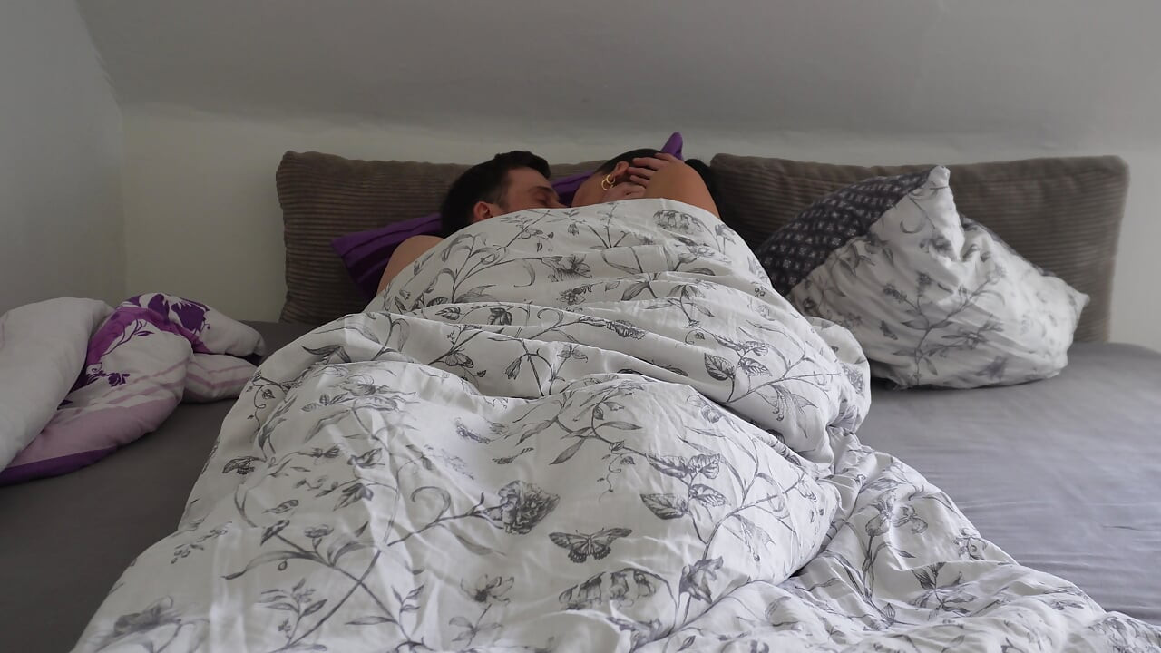 Paquistanês-alemão fica quente à tarde rapidamente com gozo!