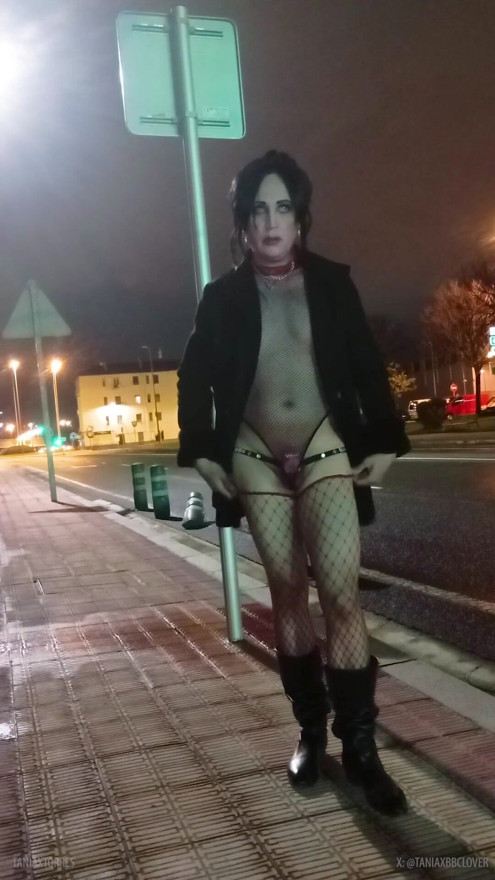 Round ass latina taniax showing her Nighttime adventures in the streets | Clip 1