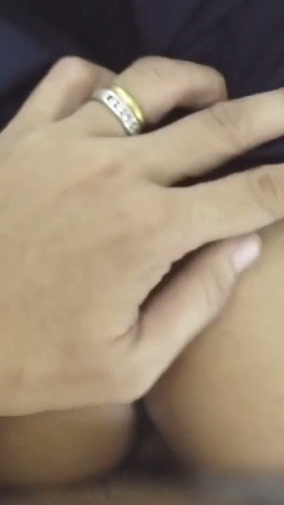 아시아 선생님이 태국 학생 18+ 교복에 흰 양말을 신고 파란 치마에 사정 | 클립 2