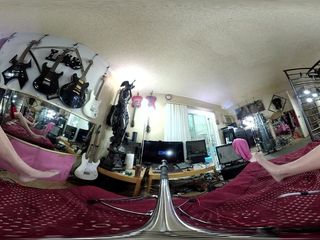 Lizzy Yum VR - levitazione # 2