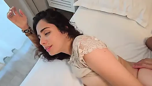 "Anal" üvey kız kardeşini telefonda sikiyor.