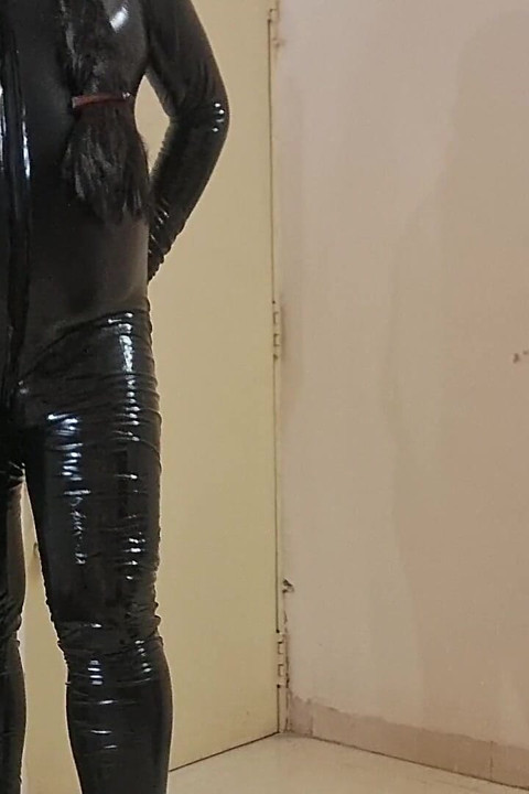 Evolve Fight Latex Doll for You Come Swallow My Cum