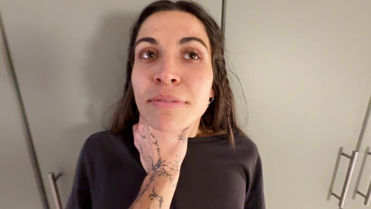 BDSM: Ik werd vastgebonden en gebruikt totdat hij een enorme lading over mijn gezicht kwam