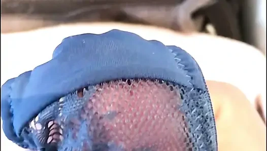 Ehefrau schickte ein video und bat, auf ihr höschen zu kommen