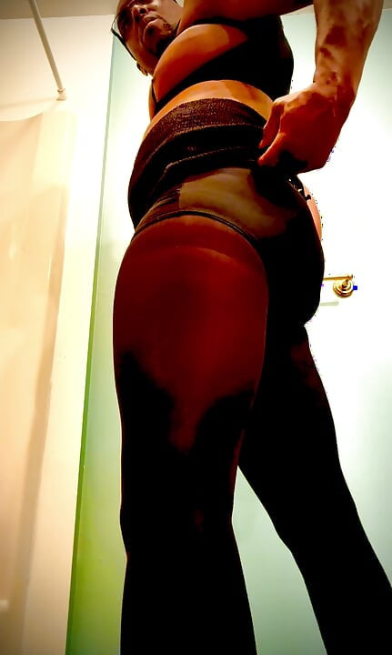 Black sissy ball drainer 7