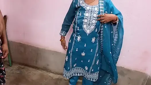 Indisches dorfmädchen erstmals mit sexvideo, desi schönes mädchen-video