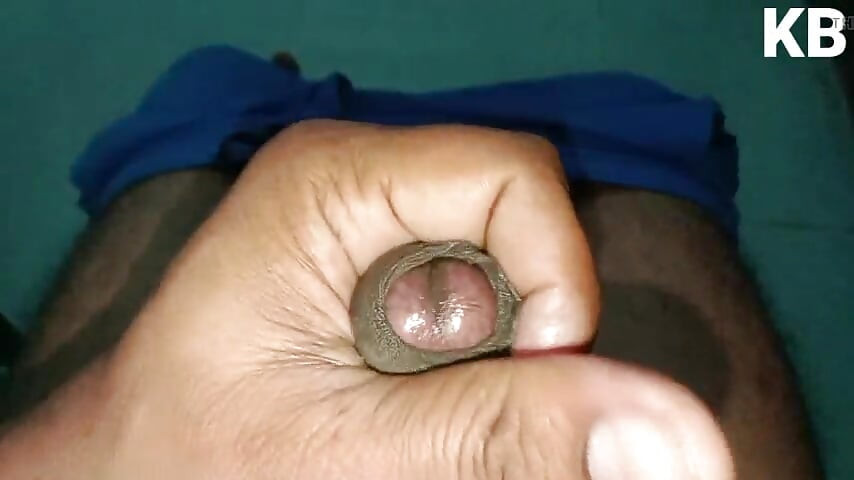 Hath se Hala Hala Kar Pani Nikal Diya Chut Ni Mili To hath se hi muth marna shuru kar diya maine