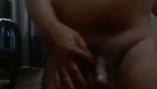 Coroa moreno se exibindo
