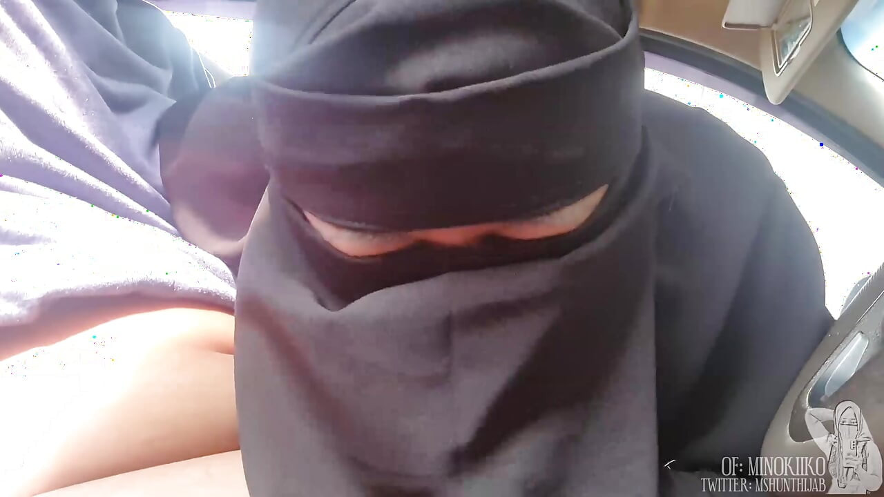 Black Hijab Minokiiko Blowjob in Car