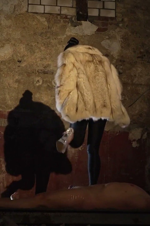Halloween Pissing