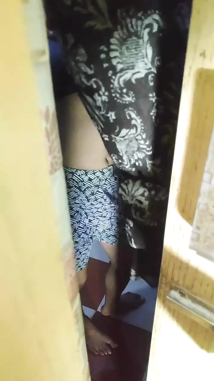 hot single girl bathroom