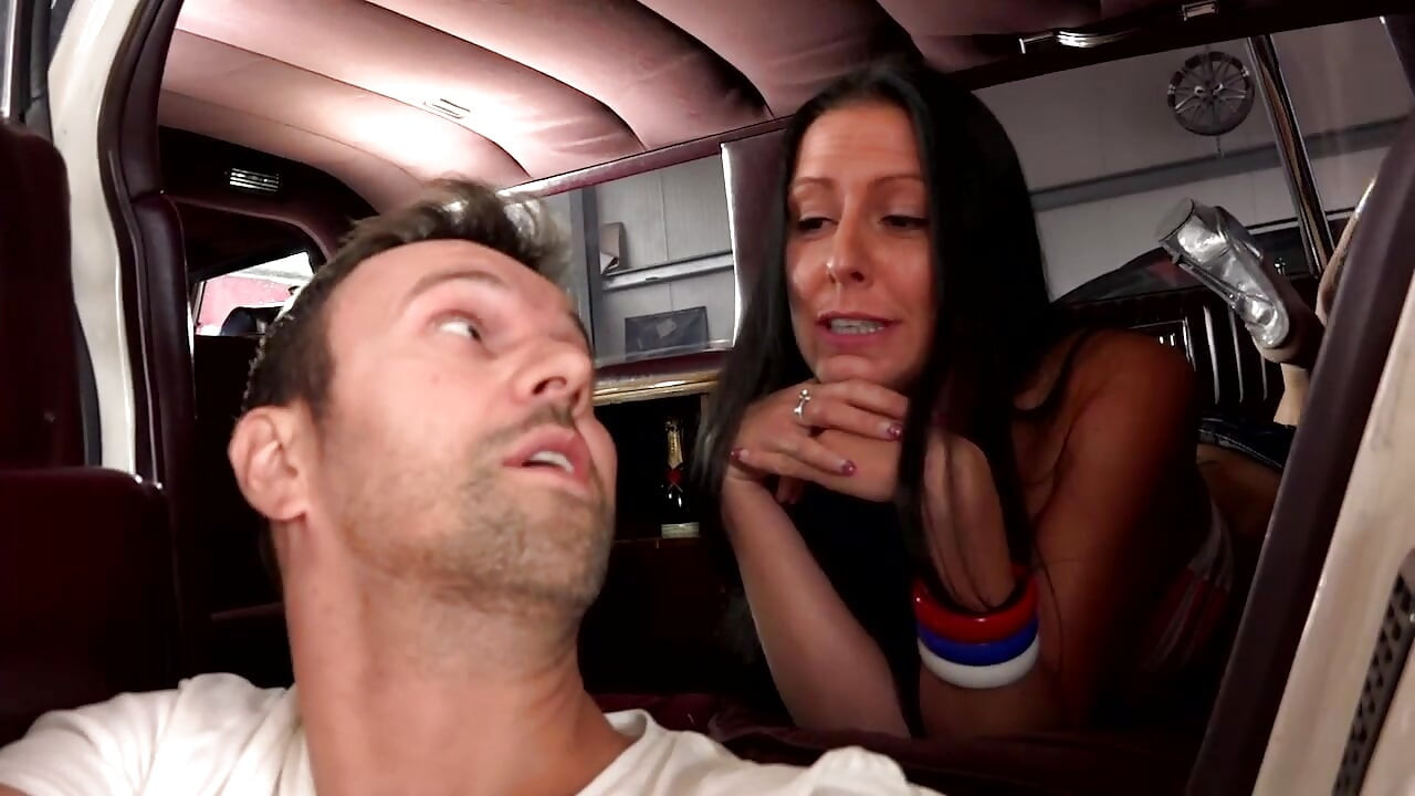 Special brunette for deep fuck